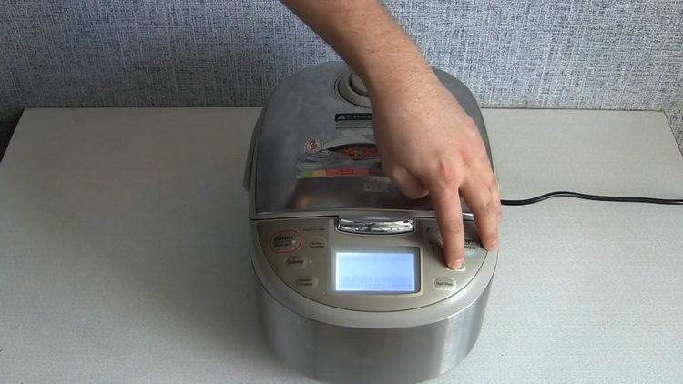 Maníaco delicioso em um fogão lento