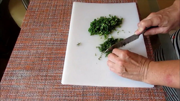 I-chop ang mga gulay