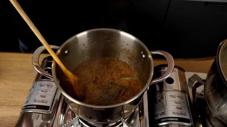 adăugați condimente în ceapă