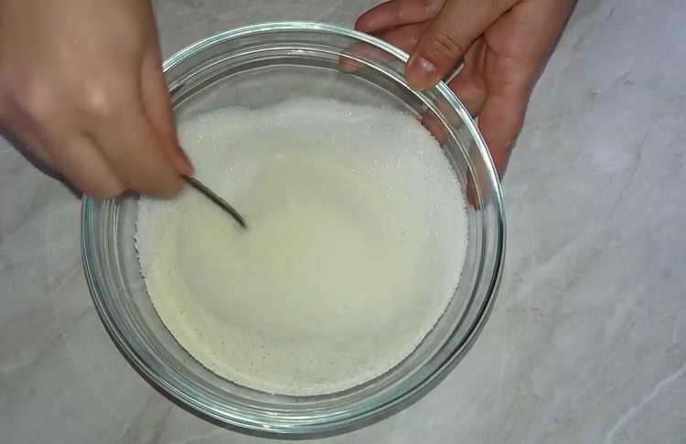 agregue azúcar a la sémola