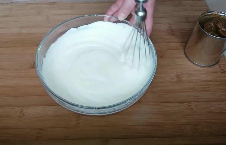 fouetter la crème sure