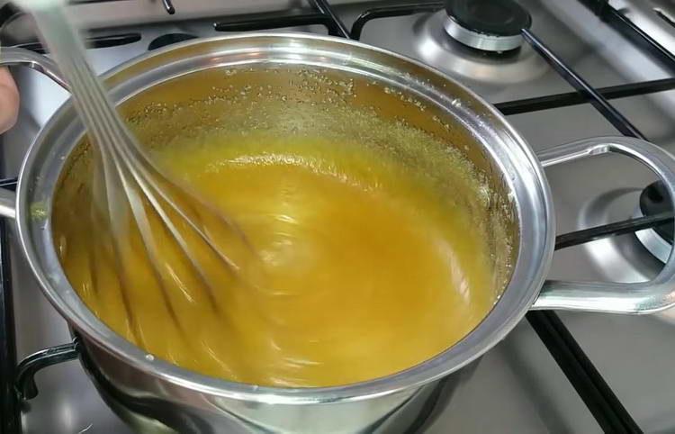 pétrir la pâte épaisse