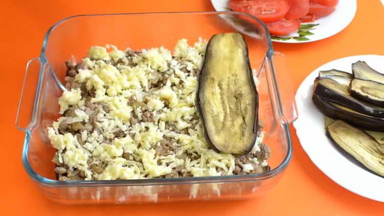 поръсете каймата