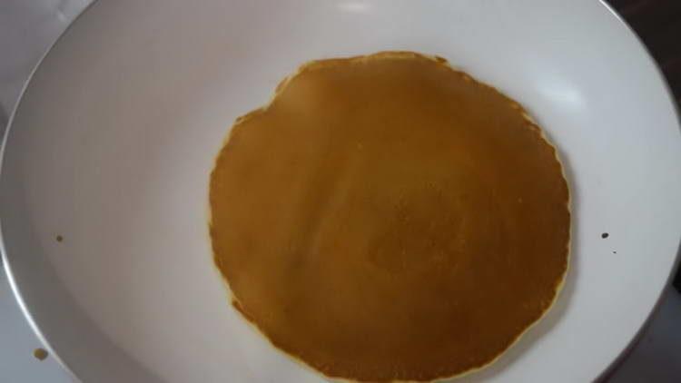 prăjiți clătitele pe ambele părți