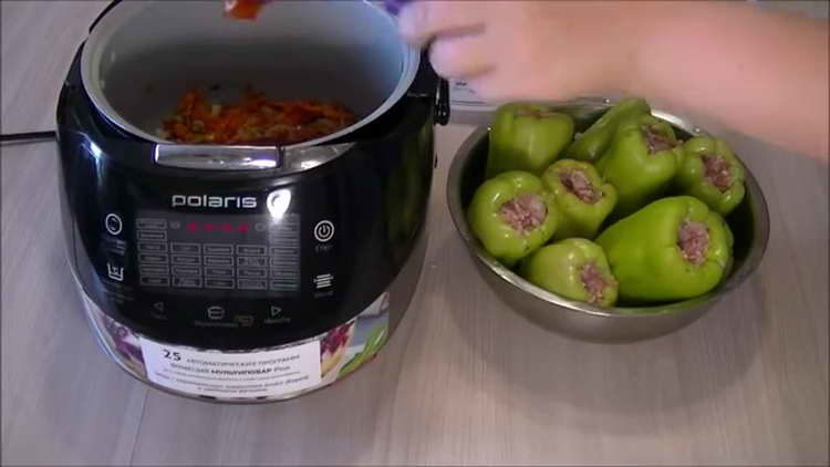 изпратете доматено пюре в бавна готварска печка