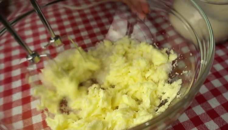mezclar mantequilla y azúcar