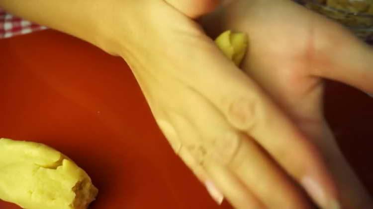 formar un dedo de la masa