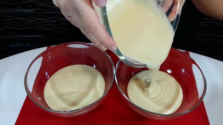 разделете тестото на две части