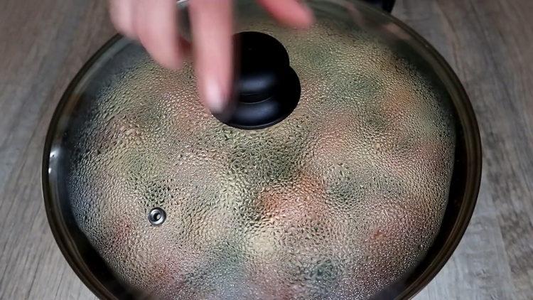 Pizzu za 5 minut na pánvi podle receptu krok za krokem s fotografií