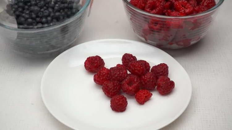 spălăm fructele de pădure