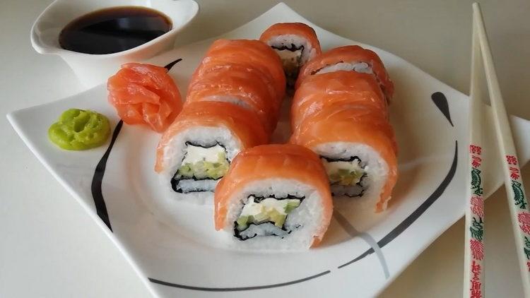 Delicious Philadelphia Rolls at Home