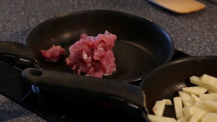 prăjiți ingredientele