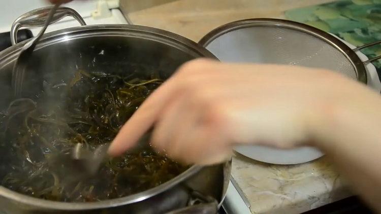 Madlavning af tang salat, tang salat