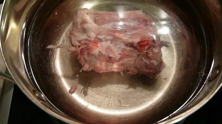 setat să gătească carne