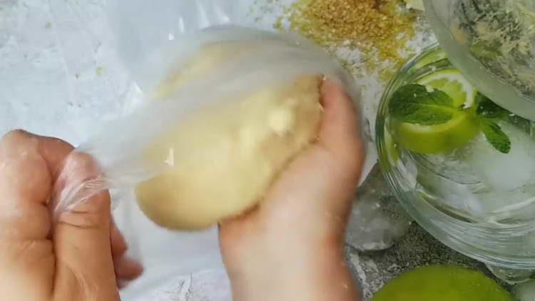 trimite aluatul la frigider