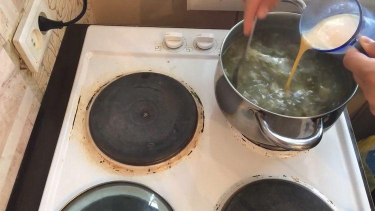 добавете яйца