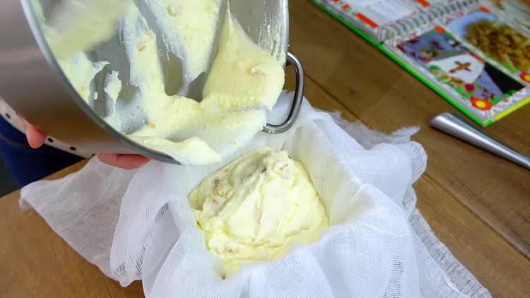 schimbăm aluatul în formă