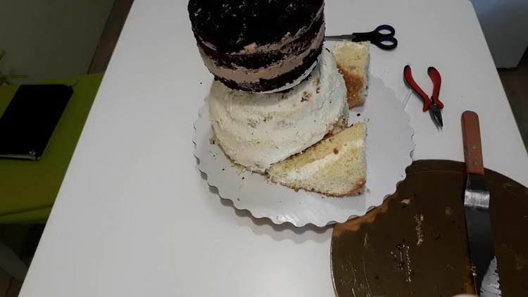 תן לעוגה זמן להירגע