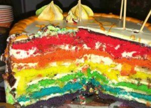 face un tort pentru copii trei pisici