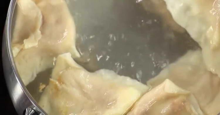 نشر الكعك في الماء