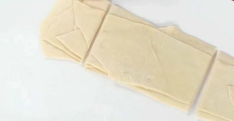 قطع شرائح العجين