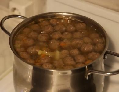 Bystrogo Кюфтета за супа от кайма