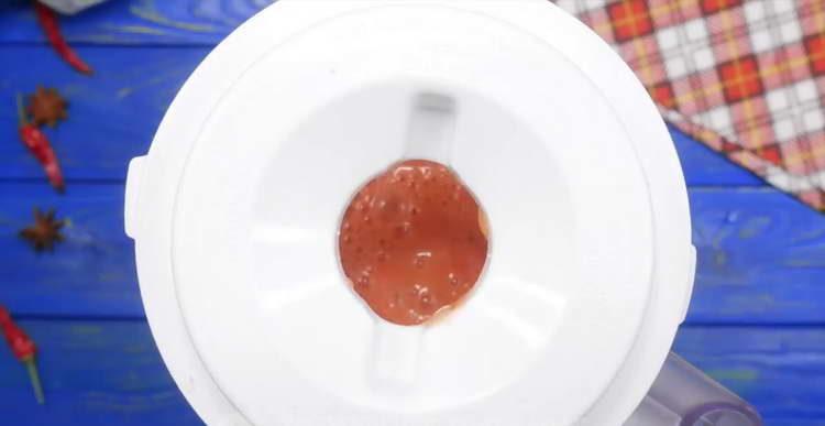 hacher les légumes dans un mélangeur