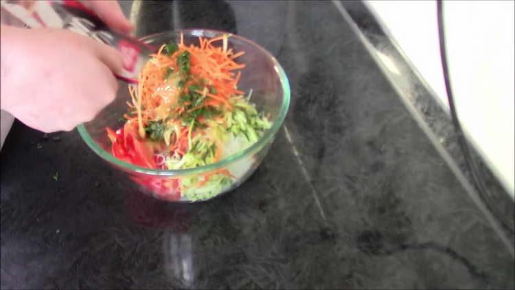 amestecați toate ingredientele într-un bol