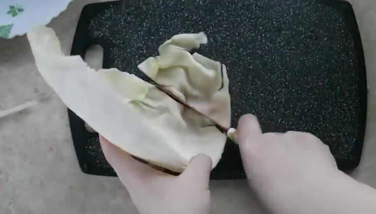 cortar las hojas de col