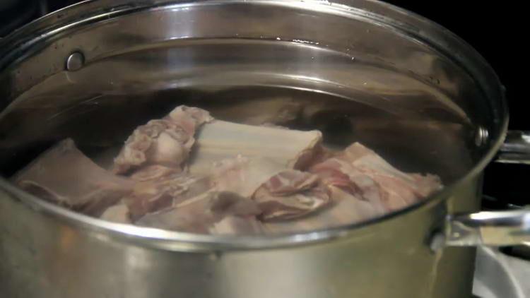 coloque o cordeiro na panela