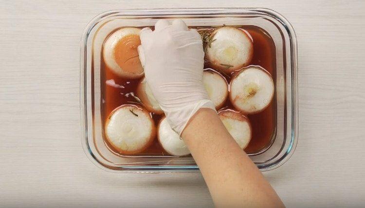 Po 12 hodinách otočte žárovky na druhou stranu.