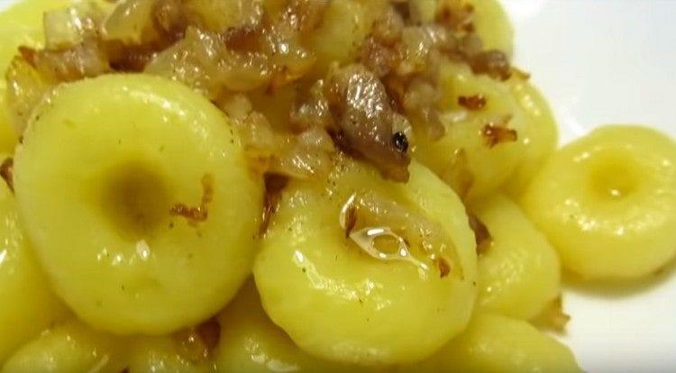 Entonces hablamos sobre cómo cocinar albóndigas de papa.