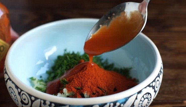 Tilsæt paprika, koriander.