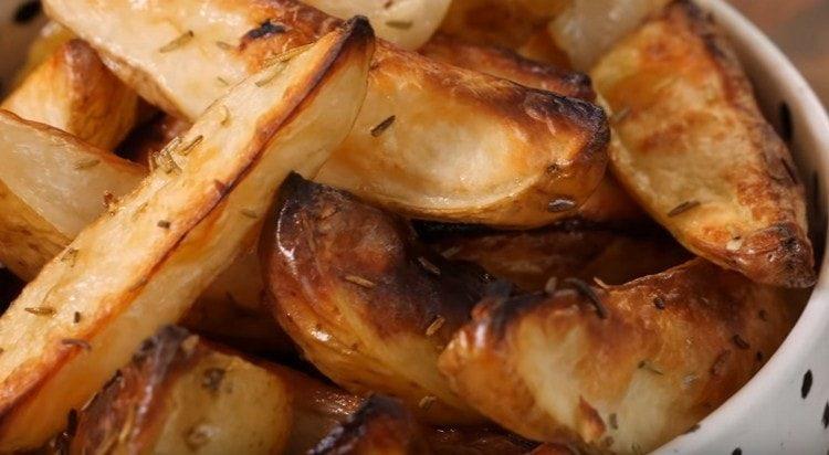 Brambory doma jsou připraveny.