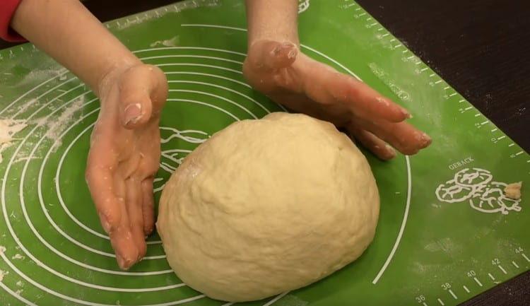 Deja que la masa descanse un poco.