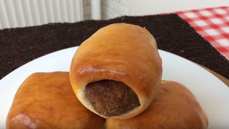 Las chuletas con masa resultaron fragantes, sabrosas y satisfactorias.