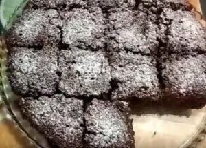 Préparez une maniaque simple et savoureuse dans du lait aigre en suivant une recette détaillée avec photo.