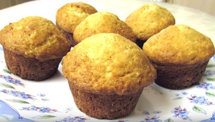 Deliciosos muffins con requesón están listos.