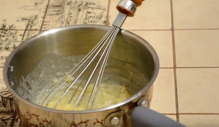 Il faut laisser refroidir la crème.