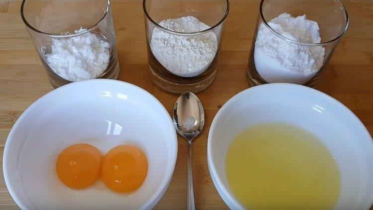 Dividimos los huevos en proteínas y yemas.