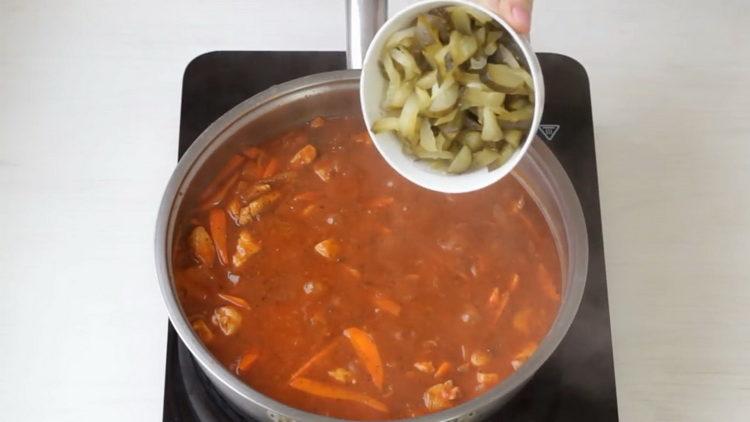 adăugați castraveți