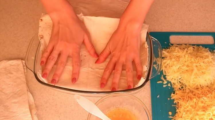 acoperă brânza cu pâine pita