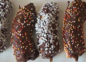 make delicious chocolate bananas