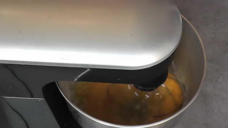 slå ägg med medelhastighet