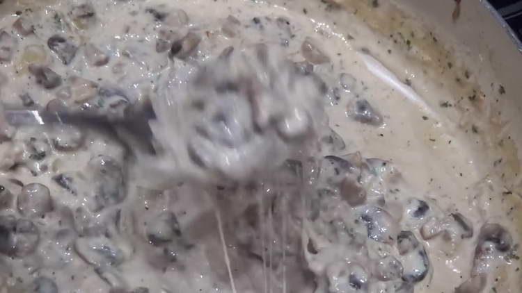 vierta las verduras en la sartén