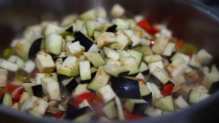 trimite dovlecei tocați