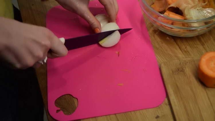 trimite ceapa la tigaie