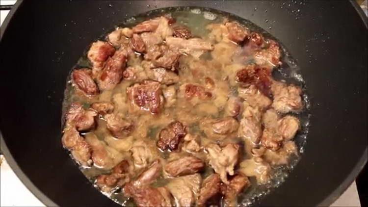 guisar carn sota la tapa