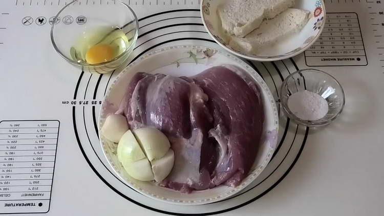 קוצצים את החזיר