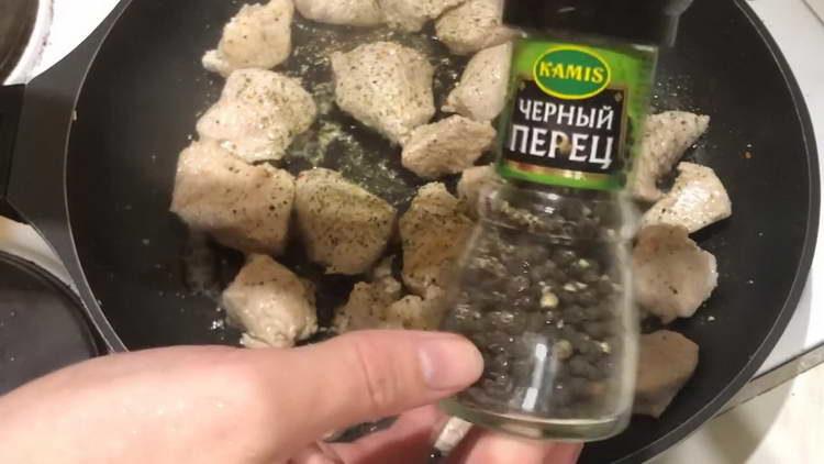 envoyer des épices à la poêle